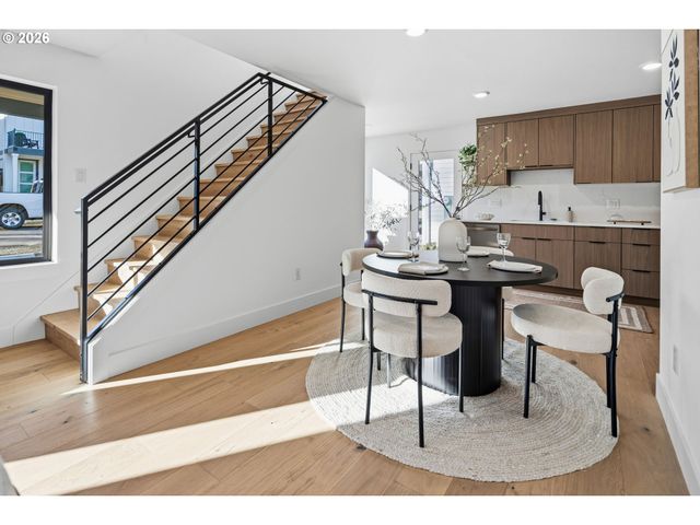 242 G Ave, Lake Oswego, OR 97034