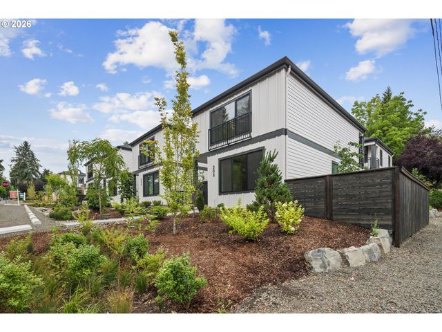242 G Ave, Lake Oswego, OR 97034