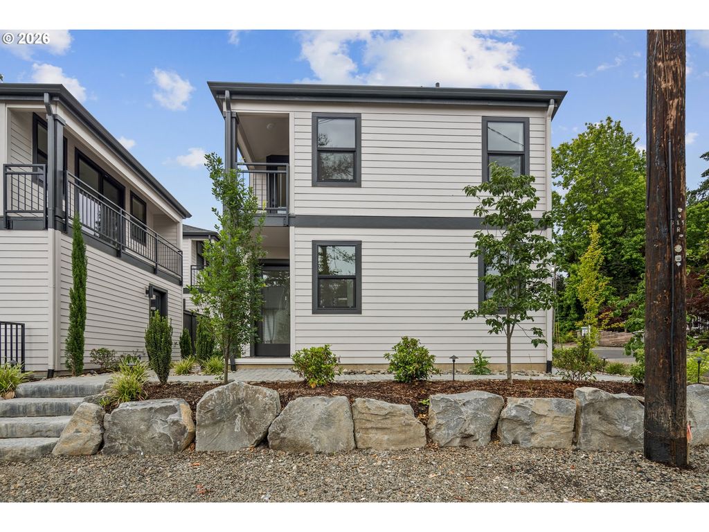 242 G Ave, Lake Oswego, OR 97034