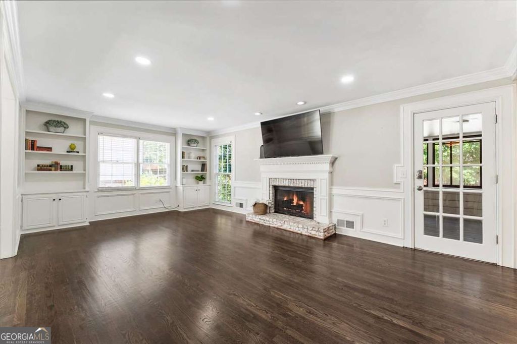 129 N Lakeside Drive NW, Kennesaw, GA 30144 — photo 2