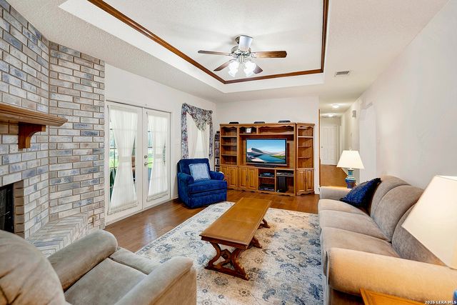 330 Blackjack Rd, La Vernia, TX 78121