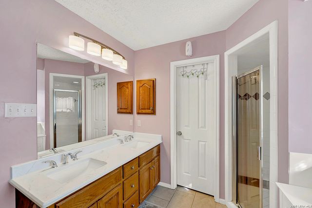 330 Blackjack Rd, La Vernia, TX 78121