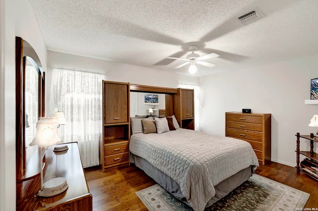 330 Blackjack Rd, La Vernia, TX 78121
