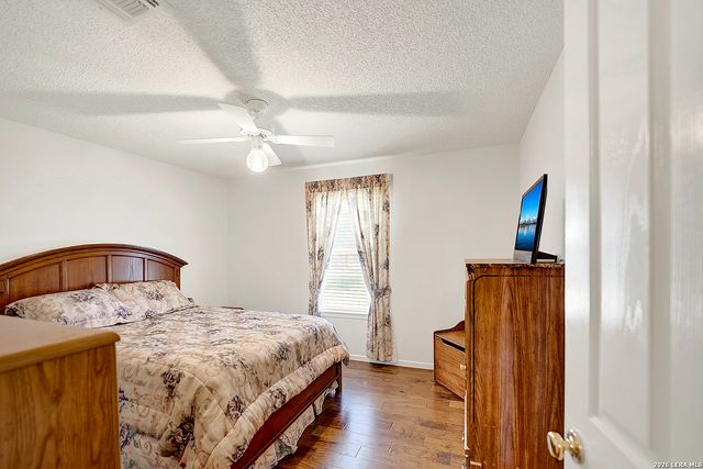 330 Blackjack Rd, La Vernia, TX 78121