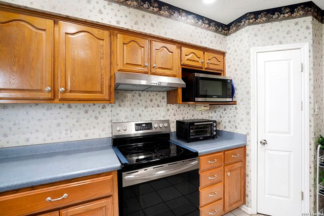 330 Blackjack Rd, La Vernia, TX 78121