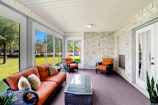 330 Blackjack Rd, La Vernia, TX 78121