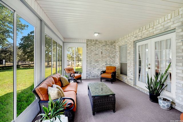 330 Blackjack Rd, La Vernia, TX 78121