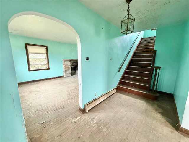 1724 Eastbrook Road, Hickory Twp, PA 16101