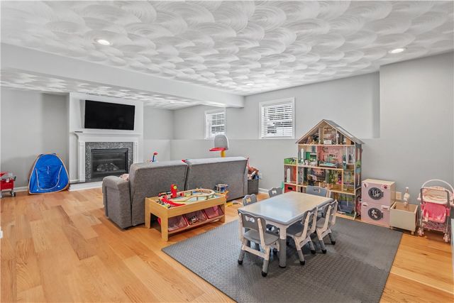 100 Franklin Road, Scituate, RI 02825