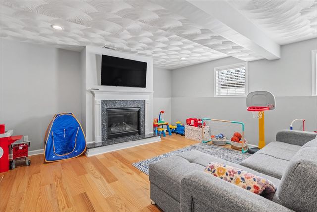 100 Franklin Road, Scituate, RI 02825