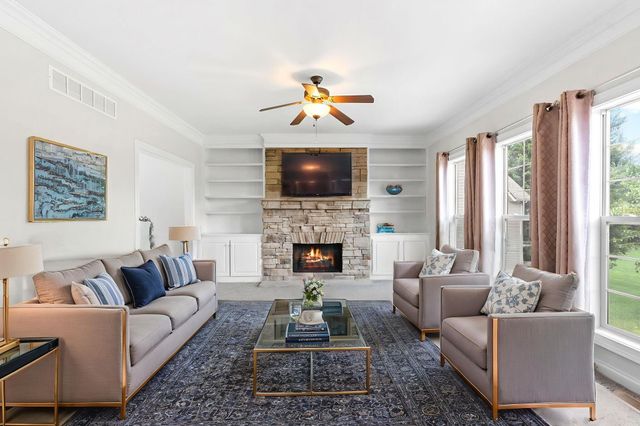 135 Shinnecock Hills Drive, Georgetown, KY 40324