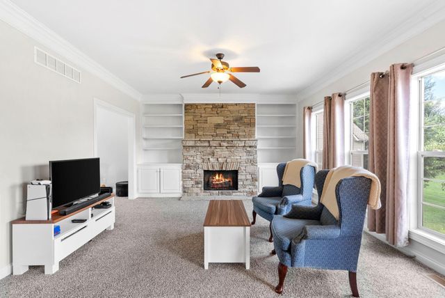 135 Shinnecock Hills Drive, Georgetown, KY 40324