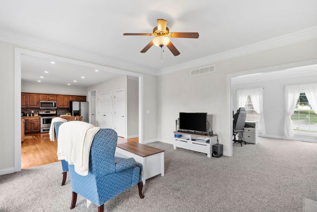 135 Shinnecock Hills Drive, Georgetown, KY 40324