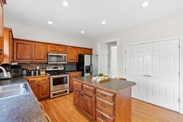 135 Shinnecock Hills Drive, Georgetown, KY 40324