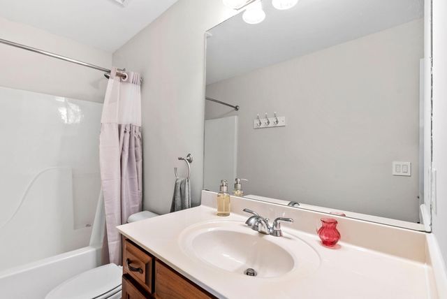 135 Shinnecock Hills Drive, Georgetown, KY 40324