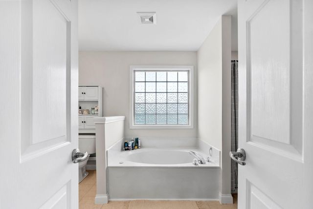 135 Shinnecock Hills Drive, Georgetown, KY 40324