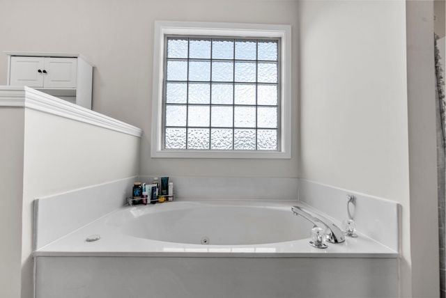 135 Shinnecock Hills Drive, Georgetown, KY 40324