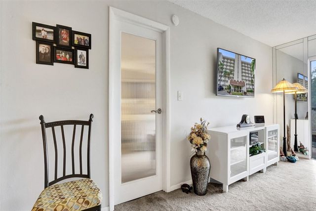 5900 NW 44th Street 505, Lauderhill, FL 33319