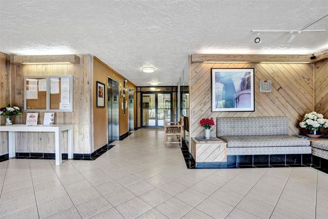 5900 NW 44th Street 505, Lauderhill, FL 33319