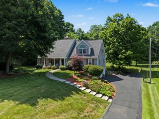 16 Quail Run, Hampstead, NH 03841