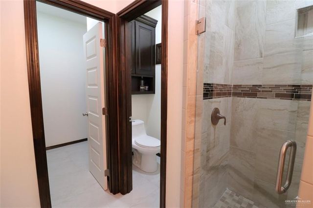 208 E Esperanza Avenue, Mission, TX 78574