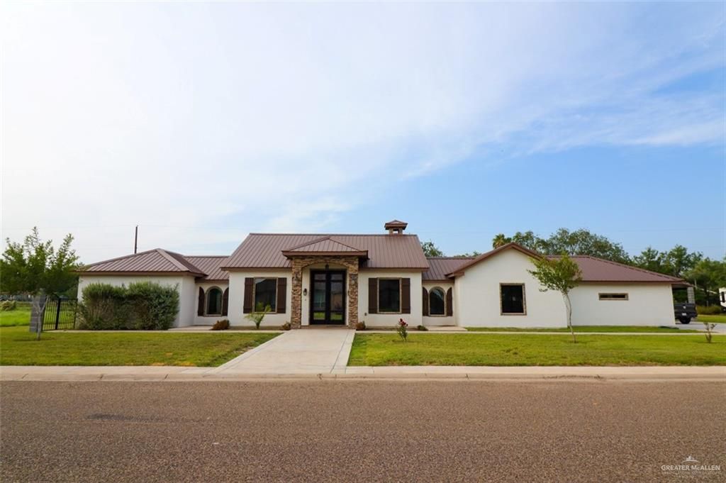 208 E Esperanza Avenue, Mission, TX 78574