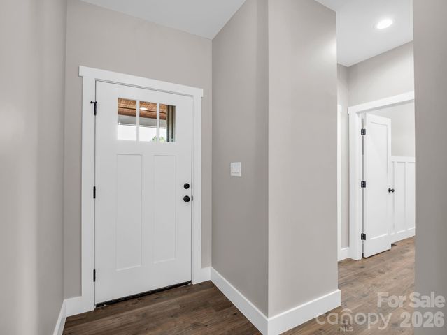 120 Grandview Lane, Hendersonville, NC 28791