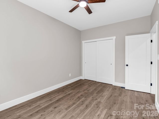 120 Grandview Lane, Hendersonville, NC 28791