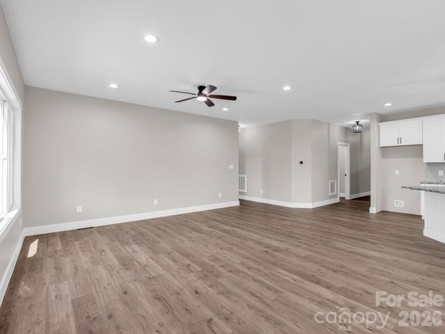 120 Grandview Lane, Hendersonville, NC 28791