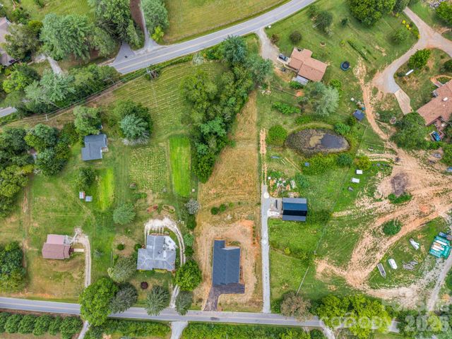 120 Grandview Lane, Hendersonville, NC 28791