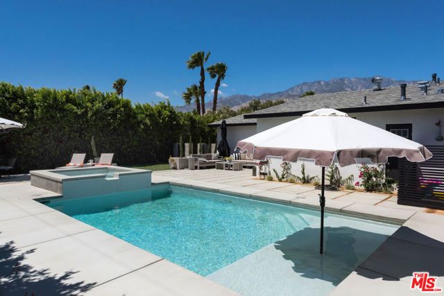 2350 N Los Alamos Road, Palm Springs, CA 92262