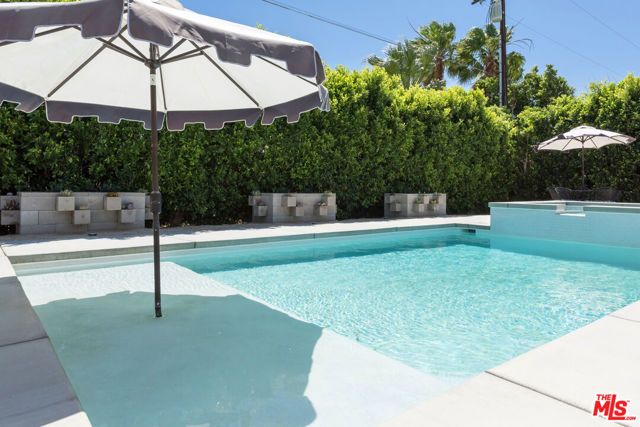 2350 N Los Alamos Road, Palm Springs, CA 92262