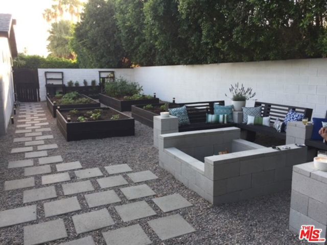 2350 N Los Alamos Road, Palm Springs, CA 92262
