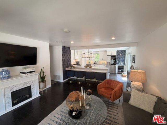 2350 N Los Alamos Road, Palm Springs, CA 92262
