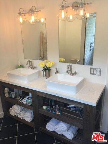 2350 N Los Alamos Road, Palm Springs, CA 92262
