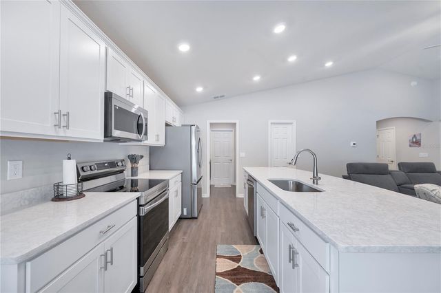 2096 GOLDEN BEAK DRIVE, Eagle Lake, FL 33839