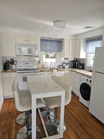 225 Purgatory Road, Middletown, RI 02842