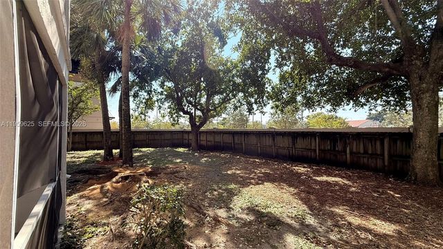 5612 Rock Island Rd 146, Tamarac, FL 33319