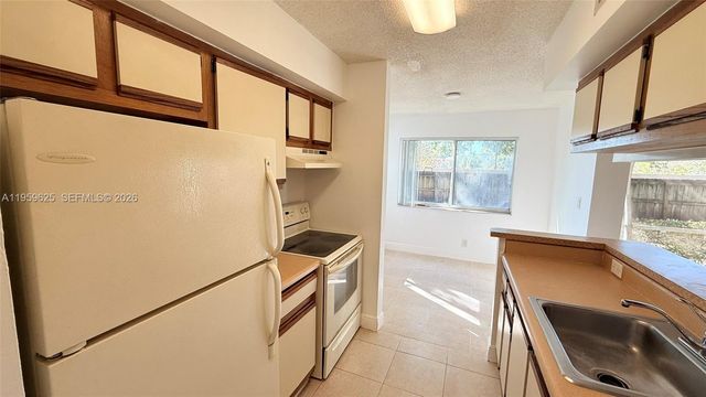 5612 Rock Island Rd 146, Tamarac, FL 33319