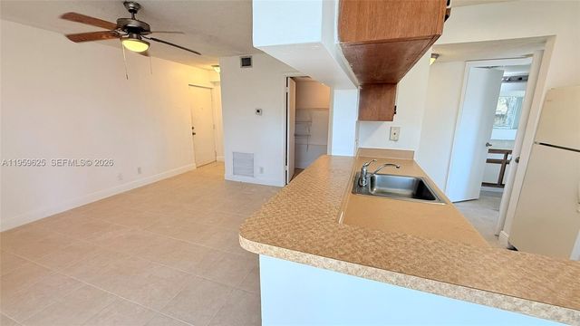 5612 Rock Island Rd 146, Tamarac, FL 33319