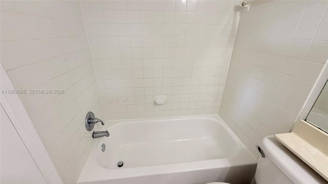 5612 Rock Island Rd 146, Tamarac, FL 33319