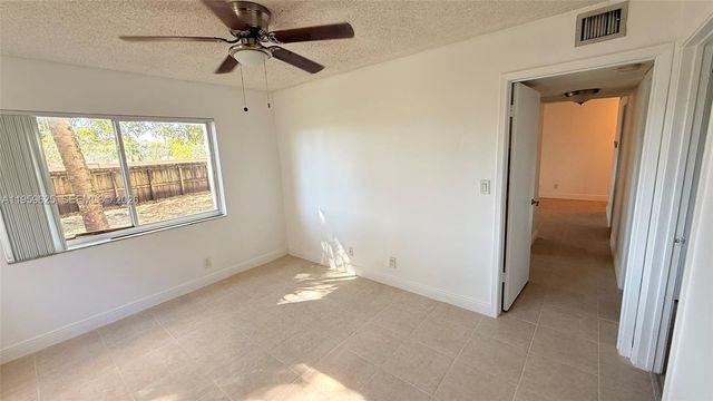 5612 Rock Island Rd 146, Tamarac, FL 33319