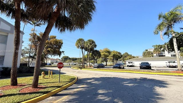 5612 Rock Island Rd 146, Tamarac, FL 33319