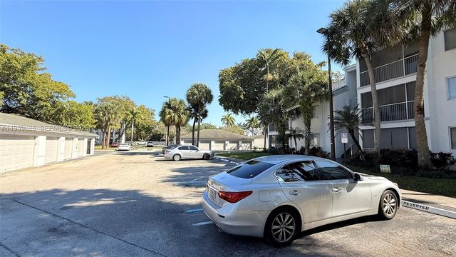 5612 Rock Island Rd 146, Tamarac, FL 33319