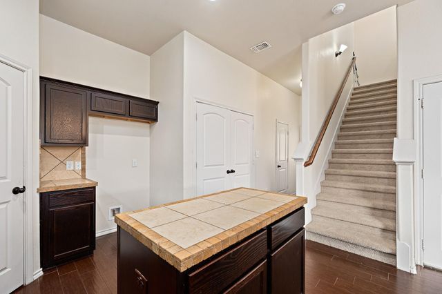 112 Creekside Villa DR, Kyle, TX 78640