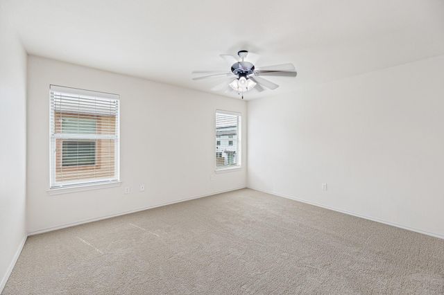 112 Creekside Villa DR, Kyle, TX 78640