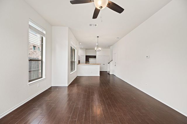 112 Creekside Villa DR, Kyle, TX 78640