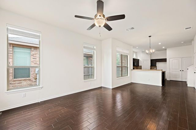 112 Creekside Villa DR, Kyle, TX 78640