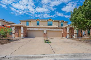 112 Creekside Villa DR, Kyle, TX 78640