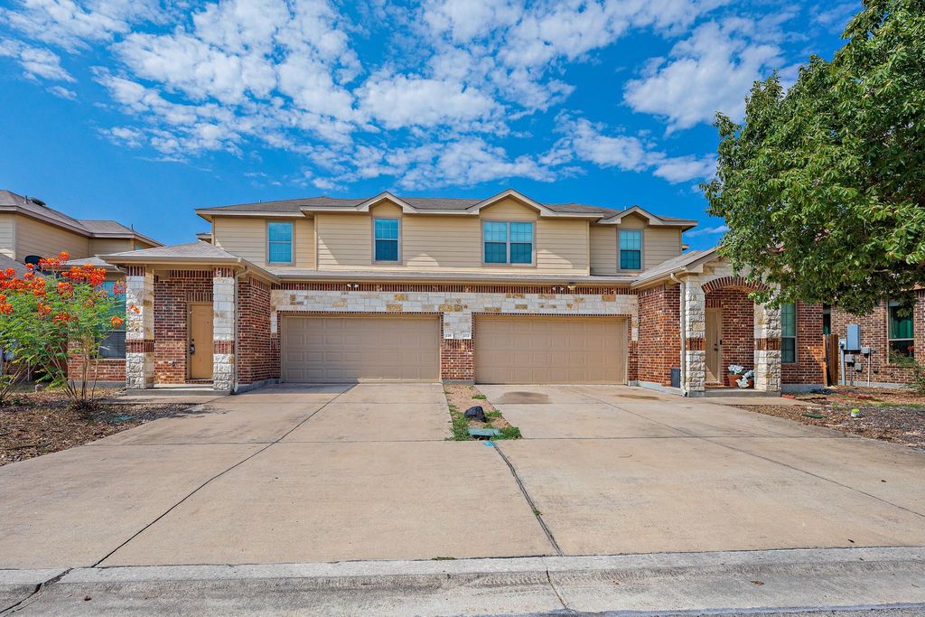 112 Creekside Villa DR, Kyle, TX 78640